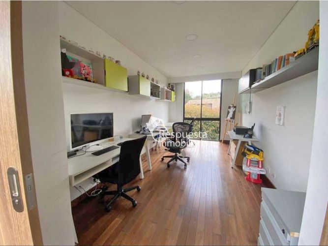 Casa de 4 alcobas en venta en Las Palmas, Medellín, 704 m² · foto 9 de 14