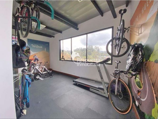 Casa de 4 alcobas en venta en Las Palmas, Medellín, 704 m² · foto 13 de 14