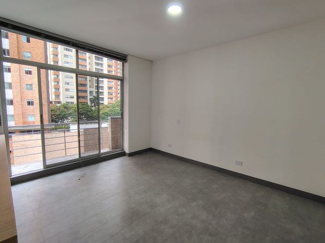 Apartamento en arriendo en El Poblado, Medellín · foto 2 de 13