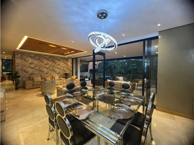 Apartamento de 3 alcobas en venta en La Calera, Envigado, 235 m² · foto 2 de 24