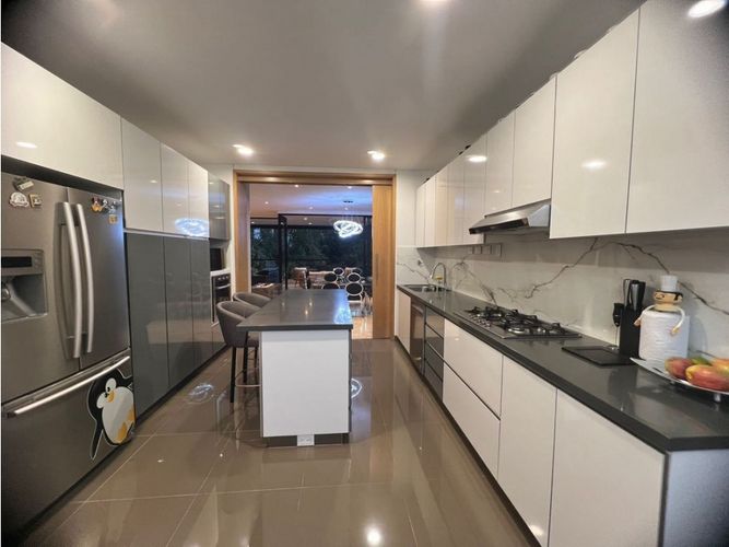 Apartamento de 3 alcobas en venta en La Calera, Envigado, 235 m² · foto 9 de 24