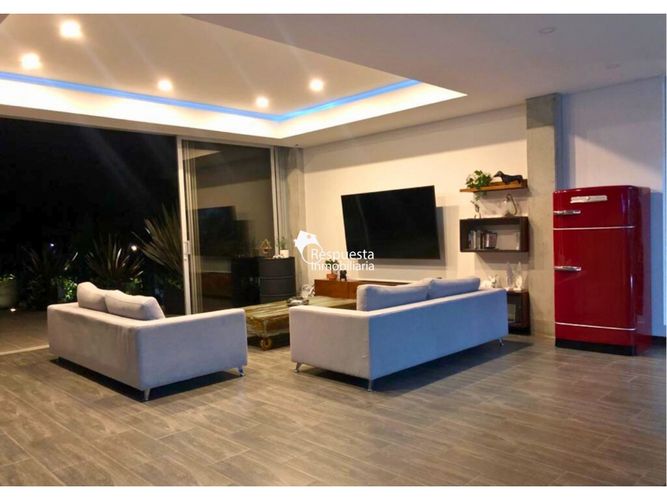Casa de 4 alcobas en venta en Altos Del Escobero, Medellín, 514 m² · foto 3 de 15