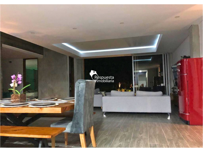 Casa de 4 alcobas en venta en Altos Del Escobero, Medellín, 514 m² · foto 6 de 15
