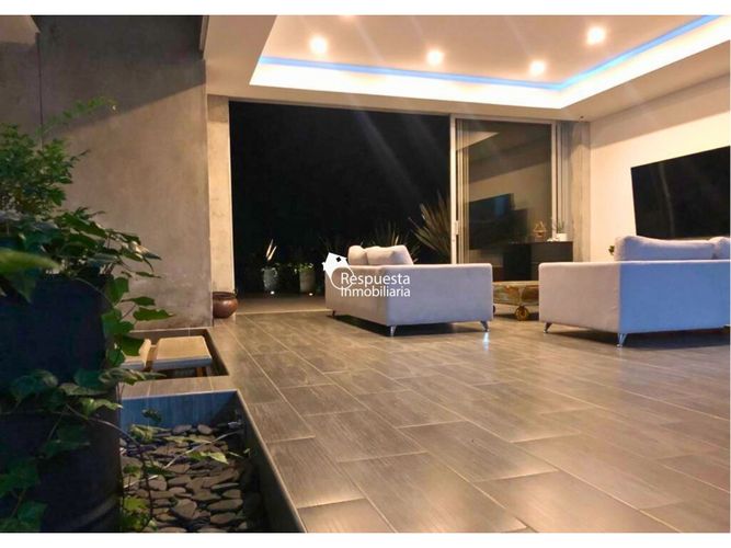 Casa de 4 alcobas en venta en Altos Del Escobero, Medellín, 514 m² · foto 8 de 15