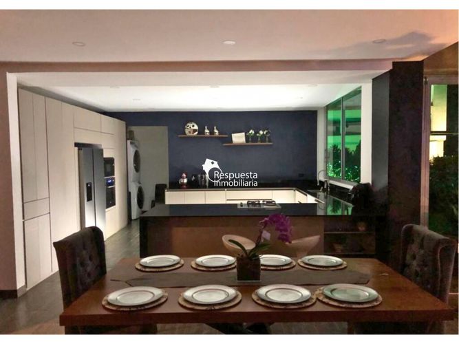 Casa de 4 alcobas en venta en Altos Del Escobero, Medellín, 514 m² · foto 9 de 15