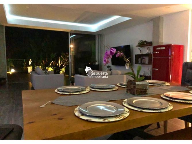Casa de 4 alcobas en venta en Altos Del Escobero, Medellín, 514 m² · foto 10 de 15