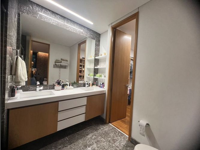 Apartamento de 3 alcobas en venta en La Calera, Envigado, 235 m² · foto 23 de 24