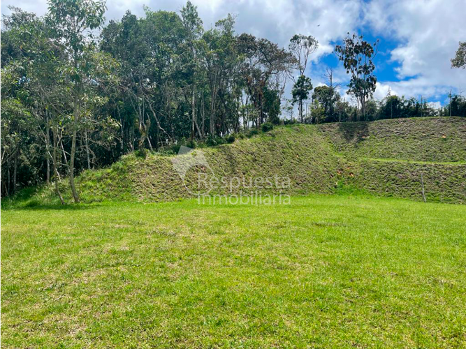 Lote en venta en Yarumal, Medellín, 3648 m² · foto 6 de 8
