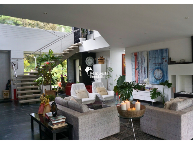 Casa de 5 alcobas en venta en Cerros De Guadalcanal, Envigado, 700 m² · foto 2 de 24