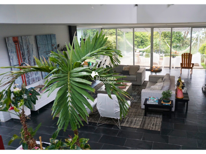 Casa de 5 alcobas en venta en Cerros De Guadalcanal, Envigado, 700 m² · foto 3 de 24