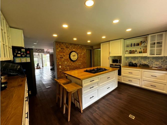 Casa de 6 alcobas en venta en Medellín, 746 m² · foto 4 de 24