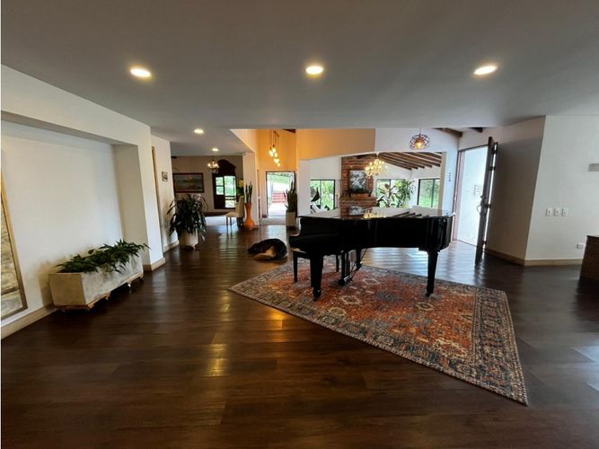 Casa de 6 alcobas en venta en Medellín, 746 m² · foto 5 de 24