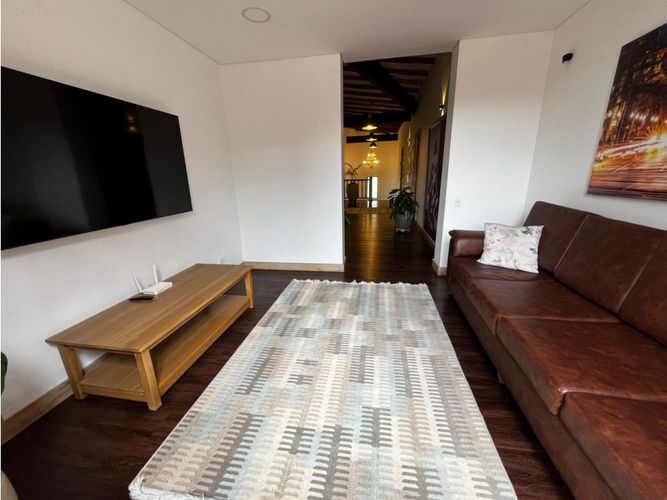 Casa de 6 alcobas en venta en Medellín, 746 m² · foto 10 de 24