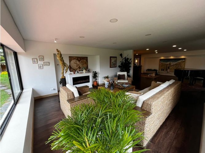 Casa de 6 alcobas en venta en Medellín, 746 m² · foto 13 de 24
