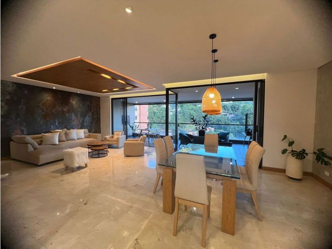 Apartamento de 3 alcobas en venta en El Tesoro, Medellín, 235 m² · foto 4 de 24