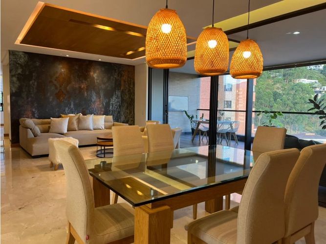 Apartamento de 3 alcobas en venta en El Tesoro, Medellín, 235 m² · foto 5 de 24