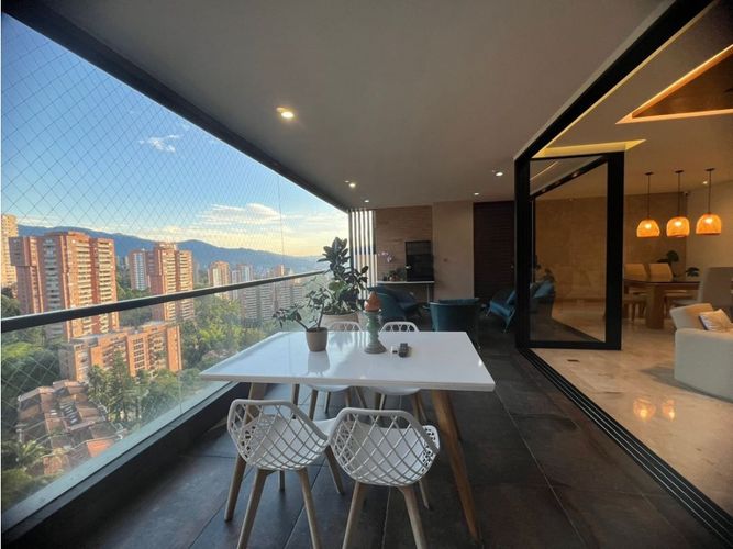 Apartamento de 3 alcobas en venta en El Tesoro, Medellín, 235 m² · foto 9 de 24