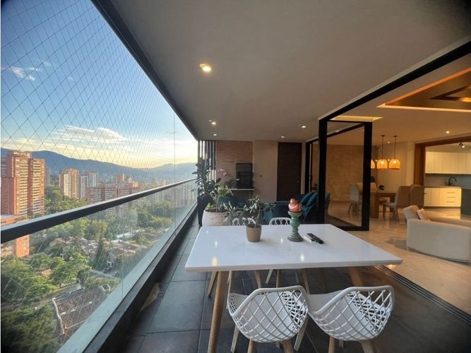 Apartamento de 3 alcobas en venta en El Tesoro, Medellín, 235 m² · foto 11 de 24
