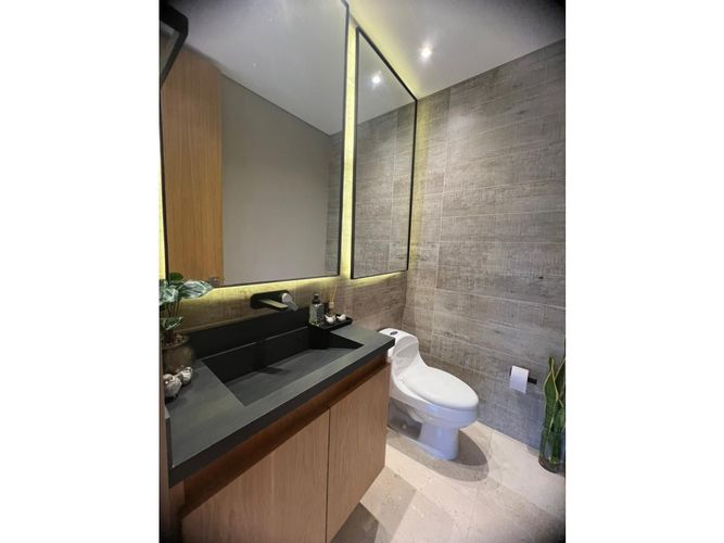 Apartamento de 3 alcobas en venta en El Tesoro, Medellín, 235 m² · foto 14 de 24