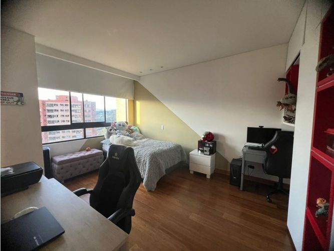 Apartamento de 3 alcobas en venta en El Tesoro, Medellín, 235 m² · foto 17 de 24
