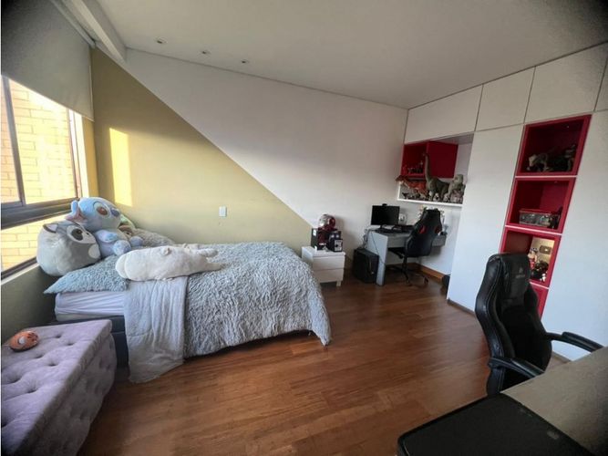 Apartamento de 3 alcobas en venta en El Tesoro, Medellín, 235 m² · foto 19 de 24