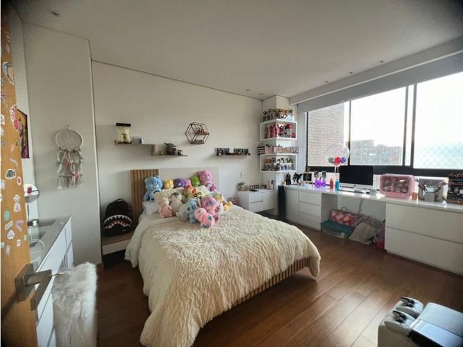 Apartamento de 3 alcobas en venta en El Tesoro, Medellín, 235 m² · foto 20 de 24
