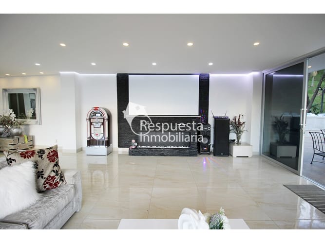 Casa de 5 alcobas en venta en Las Palmas, Medellín, 587 m² · foto 5 de 24