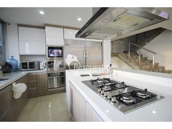 Casa de 5 alcobas en venta en Las Palmas, Medellín, 587 m² · foto 6 de 24