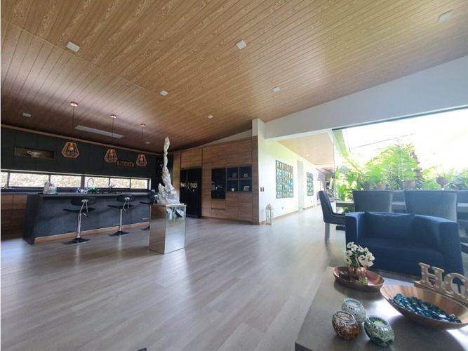 Casa de 4 alcobas en venta en Llano Grande, Rionegro, 1875 m² · foto 4 de 24