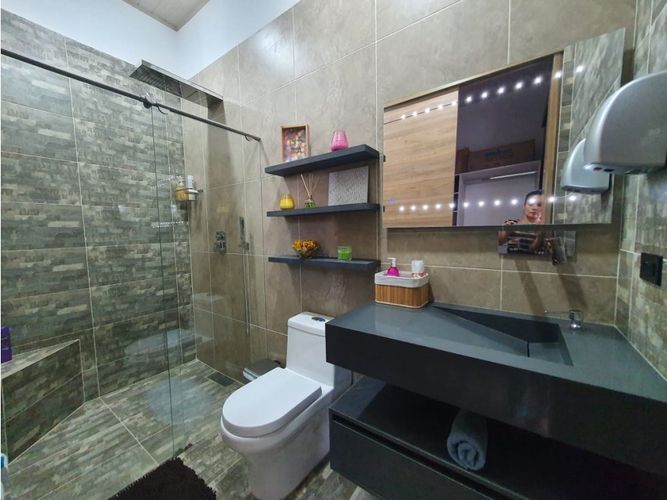 Casa de 4 alcobas en venta en Llano Grande, Rionegro, 1875 m² · foto 8 de 24