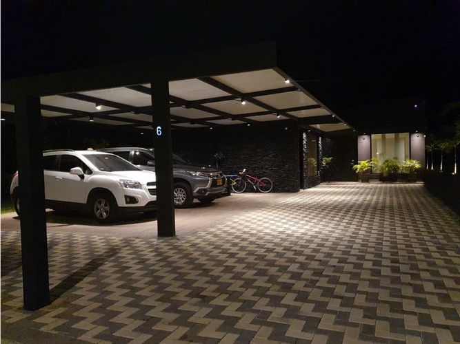 Casa de 4 alcobas en venta en Llano Grande, Rionegro, 1875 m² · foto 16 de 24