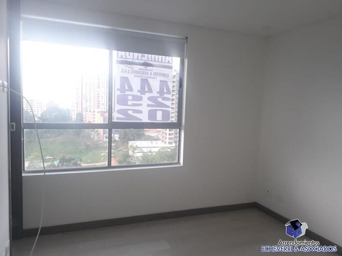 Apartamento de 3 alcobas en venta en El Chingui, Envigado, 80 m² · foto 2 de 16