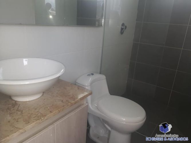Apartamento de 3 alcobas en venta en El Chingui, Envigado, 80 m² · foto 3 de 16