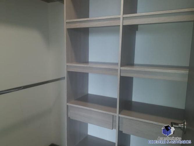 Apartamento de 3 alcobas en venta en El Chingui, Envigado, 80 m² · foto 4 de 16