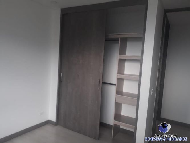 Apartamento de 3 alcobas en venta en El Chingui, Envigado, 80 m² · foto 8 de 16