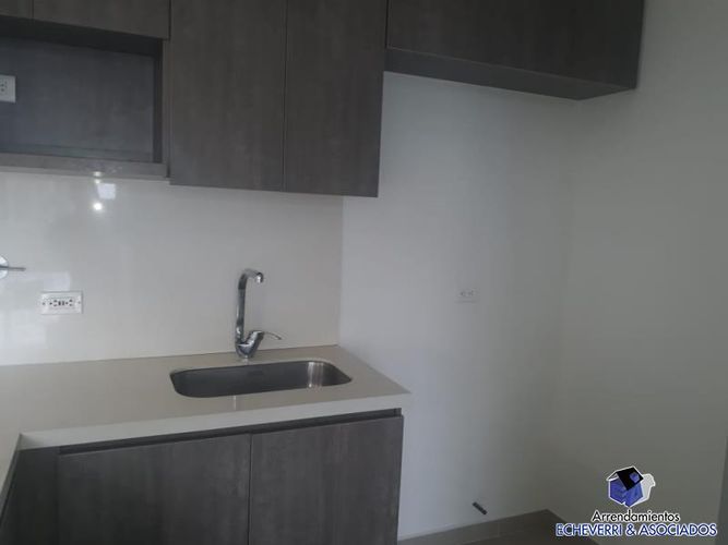 Apartamento de 3 alcobas en venta en El Chingui, Envigado, 80 m² · foto 10 de 16