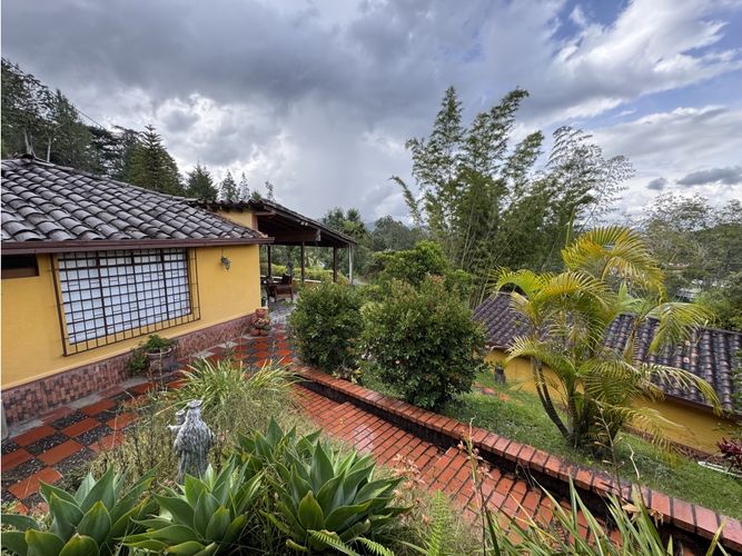 Casa de 4 alcobas en venta en Pantanillo, El Retiro, 566 m² · foto 2 de 24
