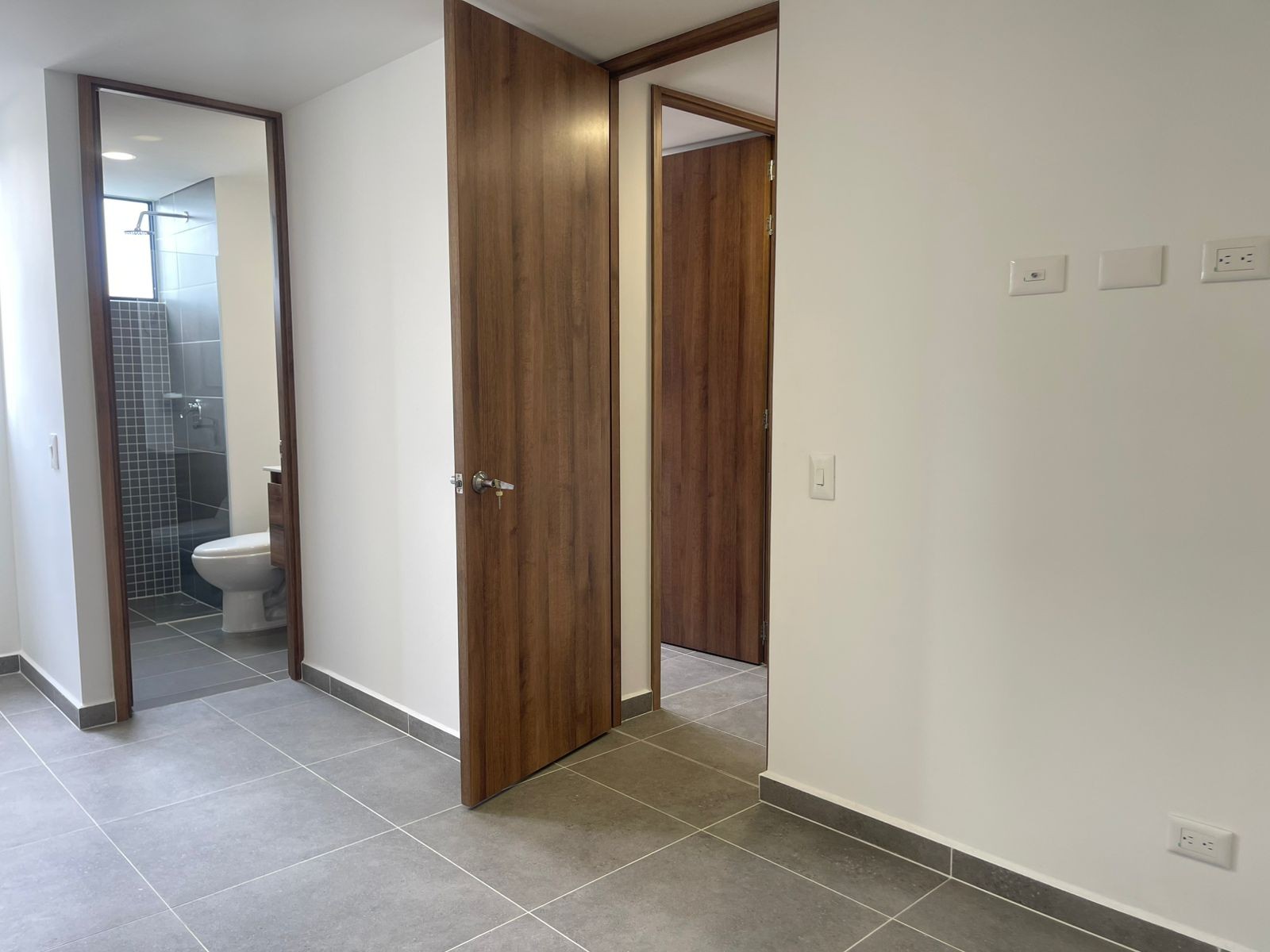 Apartamento en arriendo en Loma Del Barro, Envigado · foto 4 de 18