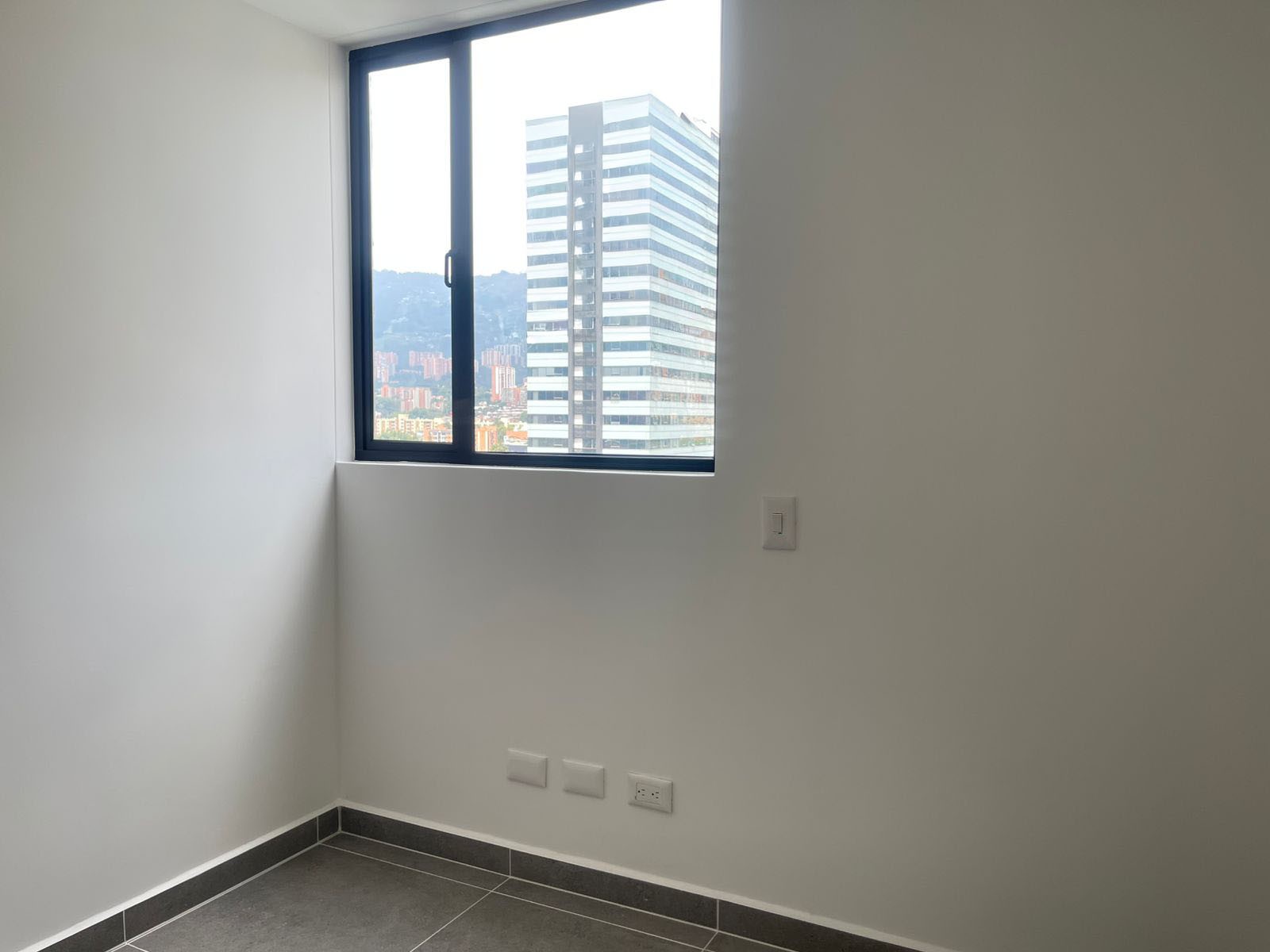 Apartamento en arriendo en Loma Del Barro, Envigado · foto 16 de 18
