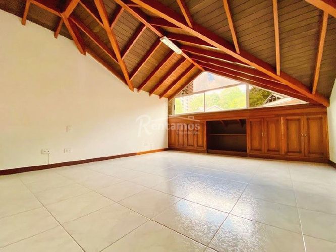 Casa de 4 alcobas en venta en Altos Del Poblado, Medellín, 165 m² · foto 2 de 22