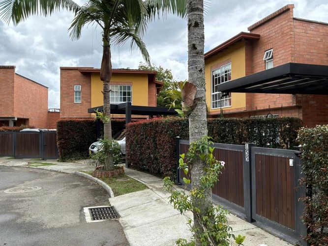 Casa de 3 alcobas en venta en La Ceja, 130 m² · foto 4 de 16