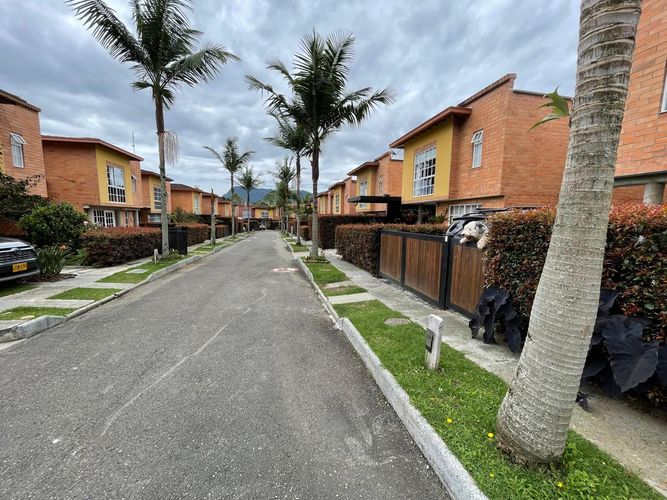 Casa de 3 alcobas en venta en La Ceja, 130 m² · foto 5 de 16