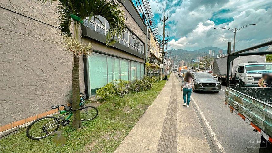 Oficina en venta en Zona Industrial No. 2, Itagüí, 2629 m² · foto 8 de 10