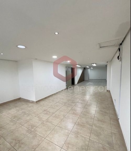 Local en arriendo en El Poblado, Medellín, 218 m² · foto 2 de 17
