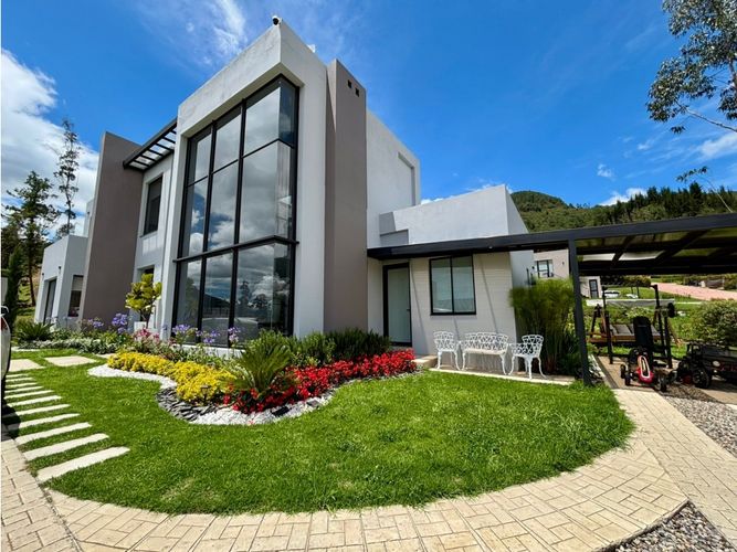 Casa de 3 alcobas en venta en Meusa, Sopó, 220 m² · foto 2 de 24