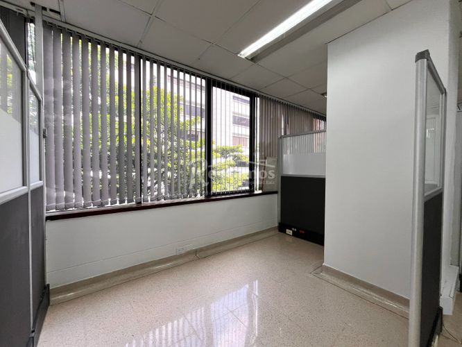 Oficina en arriendo en Alejandría, Medellín, 132 m² · foto 5 de 23