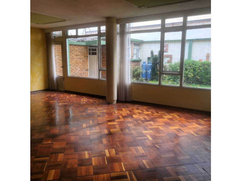 Casa en venta en La Castellana, Bogotá · foto 3 de 17