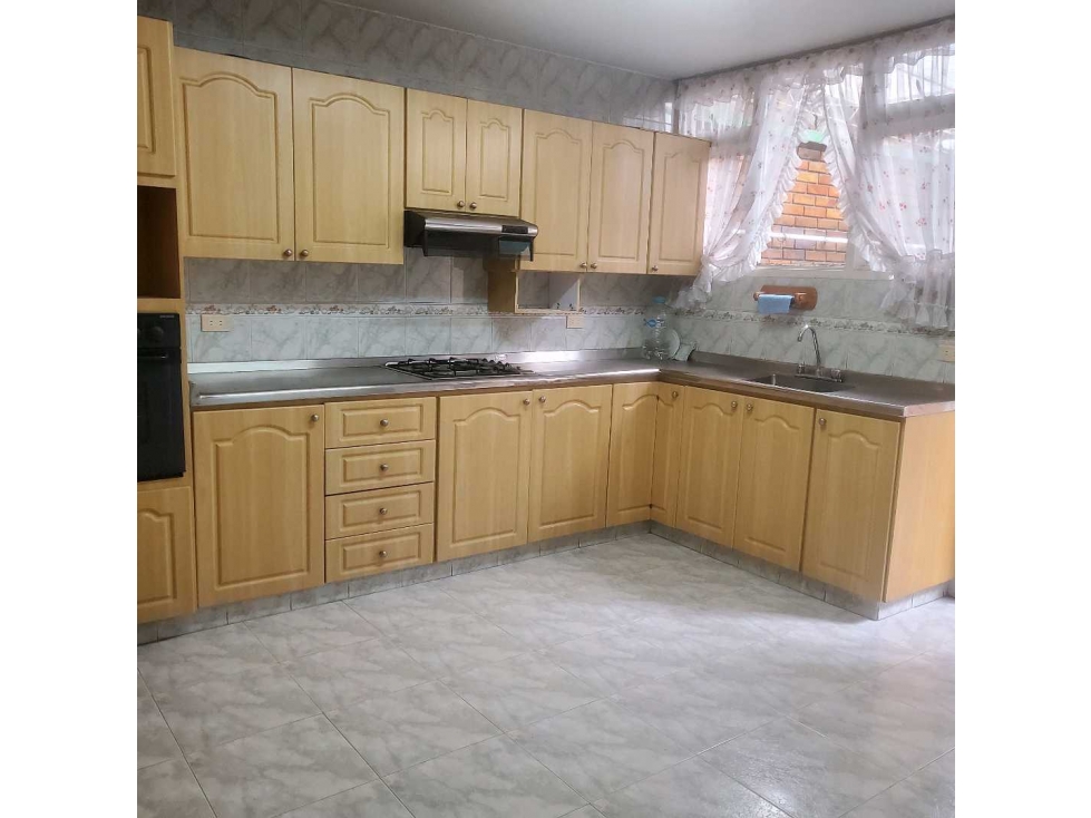 Casa en venta en La Castellana, Bogotá · foto 8 de 17
