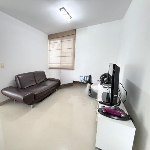 Apartamento en venta en Ciudad Jardin, Cali · foto 7 de 11