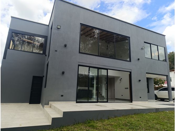 Finca en venta en La Sonadora, El Carmen de Viboral, 180 m² · foto 2 de 24